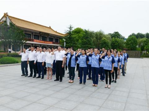沉温入党誓词   怀想英雄先烈——不朽情缘集团党总支部组织整个党员发展党建活动