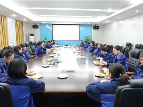 巾帼英雄会  立功新时期——不朽情缘集团召开庆祝“三八”国际劳动妇女节座谈会